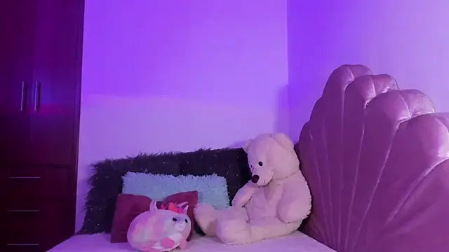 BellaSun  online show from September 2025 04:34:02 AM