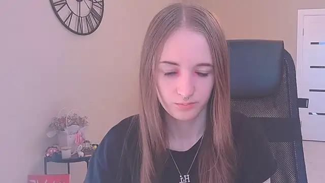 KateKayer online show from October 2025 08:42:02 AM