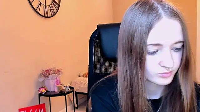 KateKayer online show from October 2025 10:52:02 AM