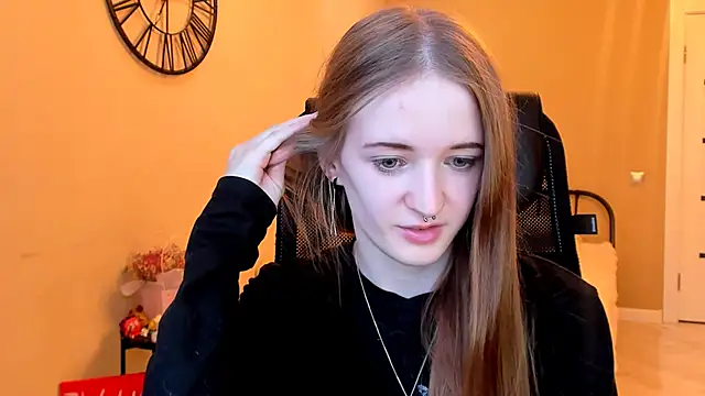 KateKayer online show from November 2025 12:27:02 PM
