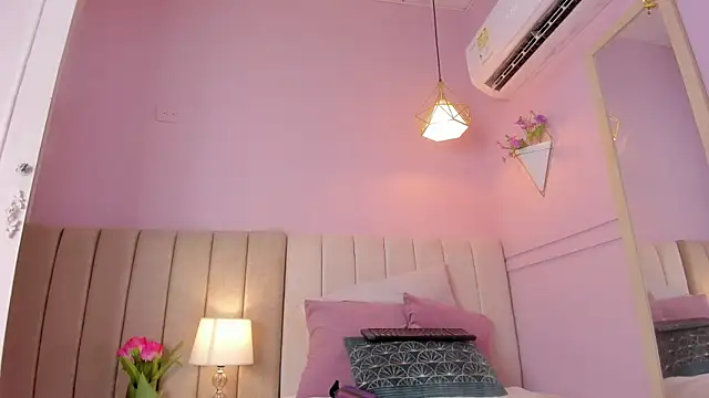  lucia 18 online show from October 2025 03:34:02 PM