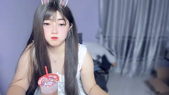 yuki3366 online show from November 2025 03:32:02 PM