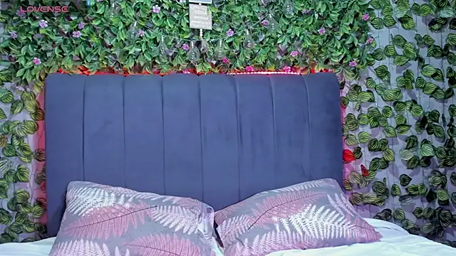 evelin 33 online show from October 2025 09:24:01 PM