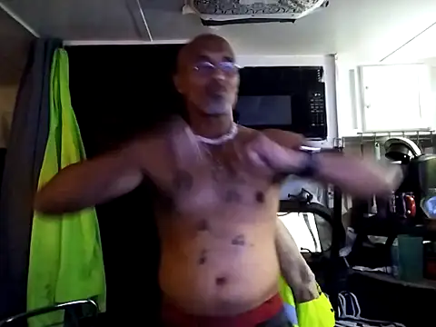 Snapshot of badboy2u2025 chatting on December 2025 03:47:01 AM badboy2u2025 online show from December 2025 03:47:01 AM