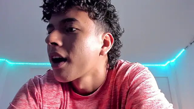 Snapshot of Santy_Stump chatting on October 2025 08:51:01 PM Santy Stump online show from October 2025 08:51:01 PM