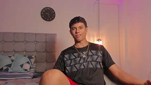 Snapshot of Santy_Stump chatting on November 2025 09:26:02 PM Santy Stump online show from November 2025 09:26:02 PM