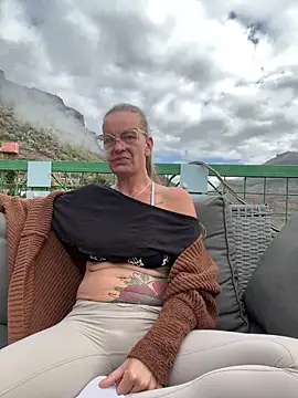LucyLingerie78 online show from April 2026 08:57:01 AM