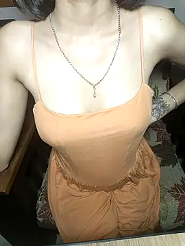 Isha Sax online show from September 2025 07:25:01 PM