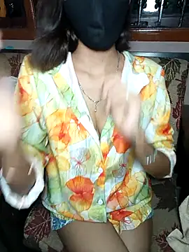 Isha Sax online show from September 2025 08:02:01 PM