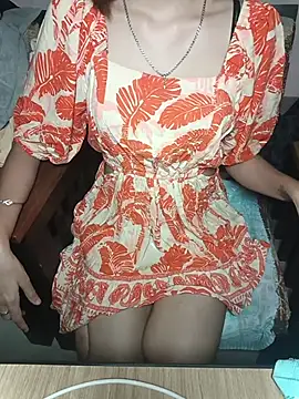 Isha Sax online show from October 2025 07:32:01 PM