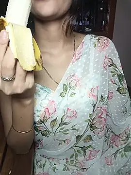 Isha Sax online show from November 2025 06:41:02 PM