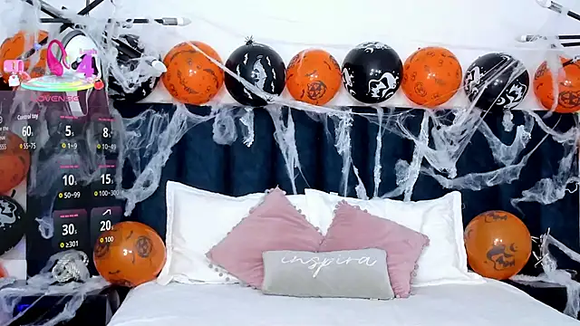 niia7 online show from October 2025 07:37:02 PM