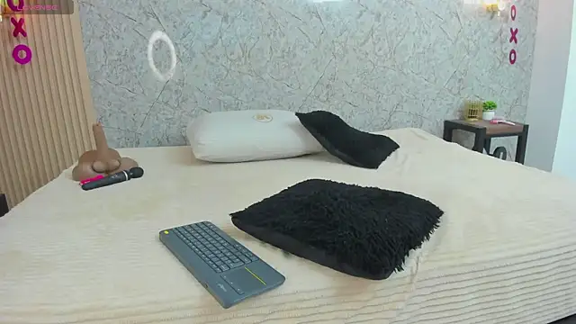 Antonella west online show from March 2026 09:52:02 PM