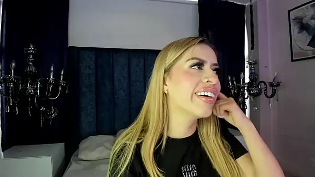 Snapshot of Anittatoro_ chatting on November 2025 07:24:01 PM Anittatoro online show from November 2025 07:24:01 PM