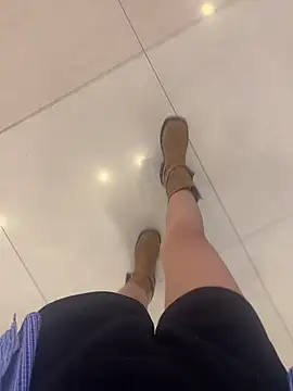 xiaoyuan01 online show from October 2025 02:10:01 AM