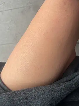 xiaoyuan01 online show from October 2025 03:17:01 AM