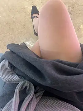 xiaoyuan01 online show from October 2025 01:57:01 AM