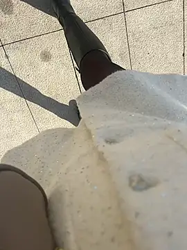 xiaoyuan01 online show from November 2025 01:27:02 AM