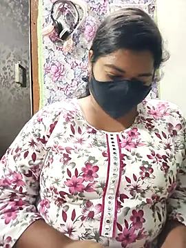 Liyaa 24 online show from April 2026 06:14:02 PM