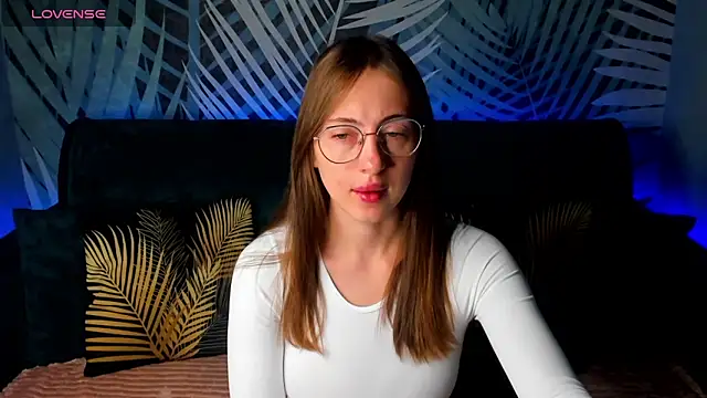 Snapshot of ChristyCrayme chatting on September 2025 10:09:02 PM ChristyCrayme online show from September 2025 10:09:02 PM