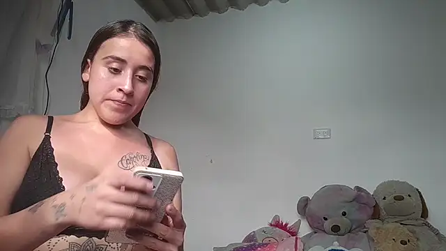 Snapshot of twodoo chatting on November 2025 07:58:02 PM twodoo online show from November 2025 07:58:02 PM