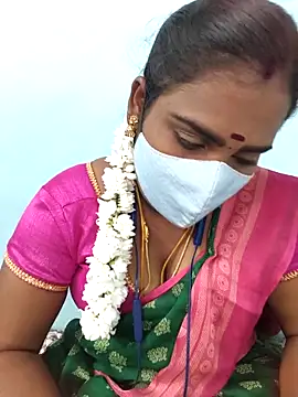 Snapshot of Tamil_riyalini12 chatting on February 2026 04:56:01 AM Tamil riyalini12 online show from February 2026 04:56:01 AM