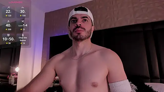 AxelThompson  online show from November 2025 11:43:02 AM