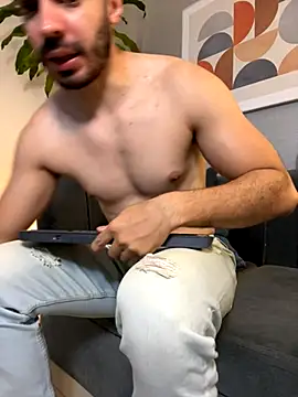 AxelThompson  online show from November 2025 11:35:01 AM