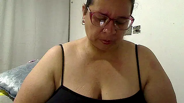 luciana69hot online show from June 2026 11:21:01 PM