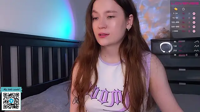 Snapshot of mia_here chatting on September 2025 11:20:02 AM mia here online show from September 2025 11:20:02 AM