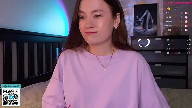 Snapshot of mia_here chatting on September 2025 08:25:01 PM mia here online show from September 2025 08:25:01 PM