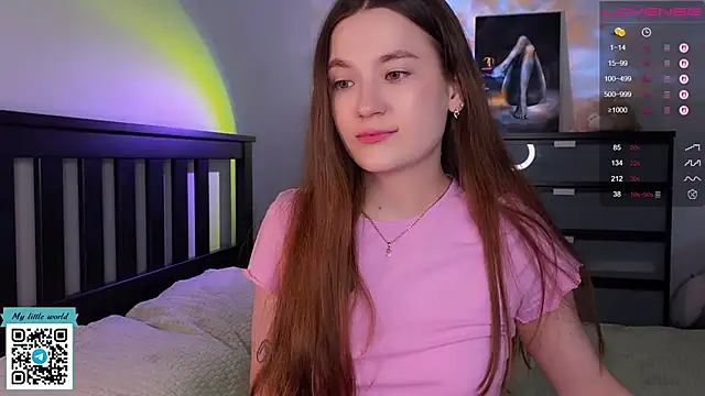 Snapshot of mia_here chatting on October 2025 08:18:02 PM mia here online show from October 2025 08:18:02 PM