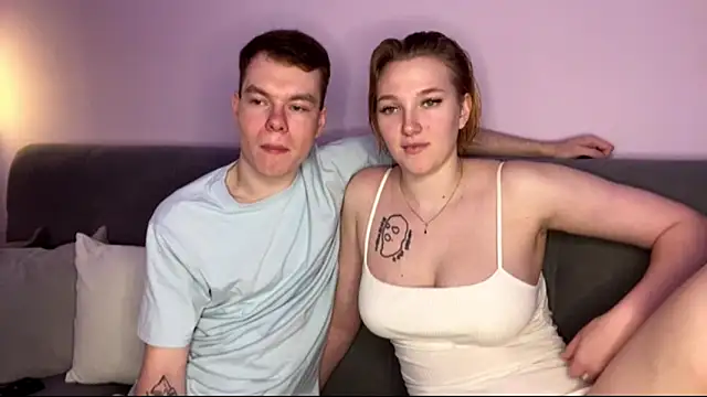 Snapshot of julielourens chatting on September 2025 07:20:01 AM julielourens online show from September 2025 07:20:01 AM