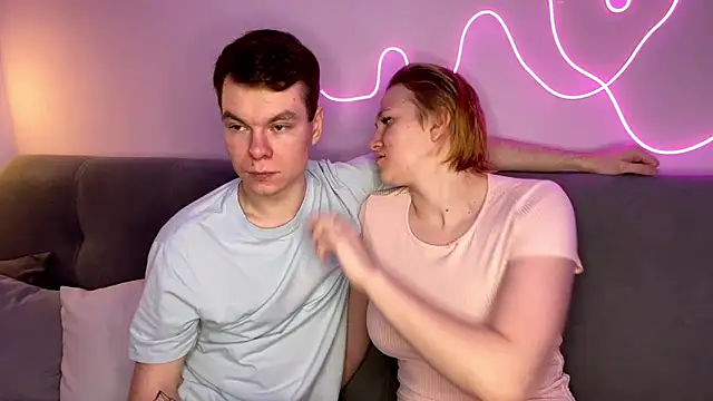 Snapshot of julielourens chatting on October 2025 07:19:02 AM julielourens online show from October 2025 07:19:02 AM