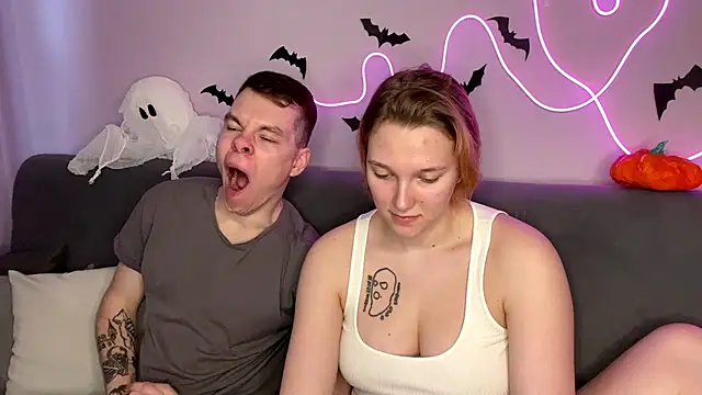 Snapshot of julielourens chatting on November 2025 08:38:02 AM julielourens online show from November 2025 08:38:02 AM