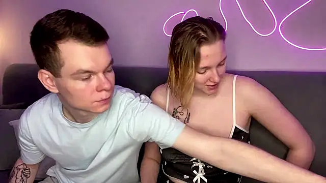 Snapshot of julielourens chatting on November 2025 08:17:01 AM julielourens online show from November 2025 08:17:01 AM