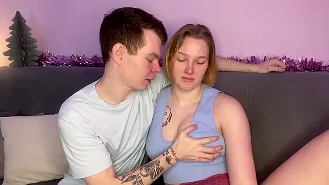 Snapshot of julielourens chatting on December 2025 08:21:02 AM julielourens online show from December 2025 08:21:02 AM