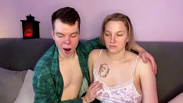 Snapshot of julielourens chatting on January 2026 07:02:01 AM julielourens online show from January 2026 07:02:01 AM