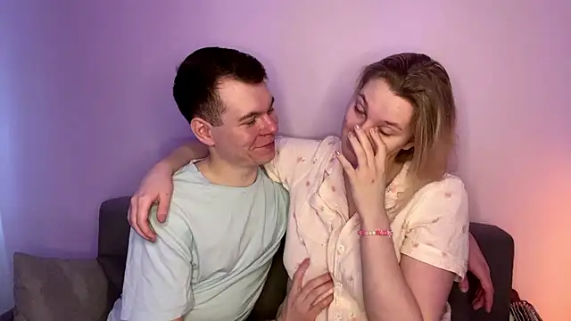 julielourens online show from March 2026 07:01:01 AM