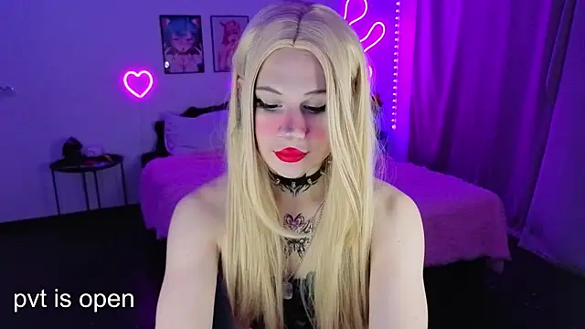 your little eva online show from October 2025 09:45:02 PM