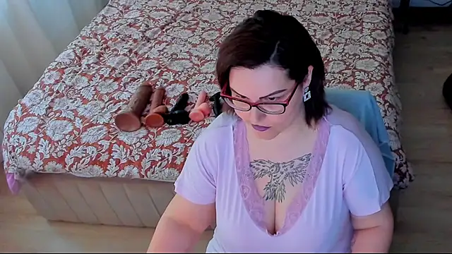 Snapshot of Squirt_Kimm chatting on May 2026 01:26:02 PM Squirt Kimm online show from May 2026 01:26:02 PM