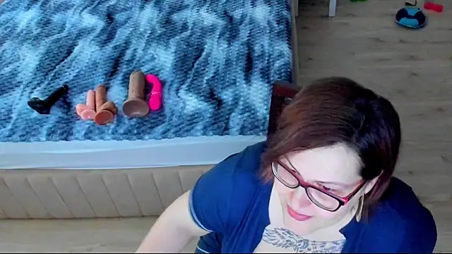 Snapshot of Squirt_Kimm chatting on May 2026 03:17:01 PM Squirt Kimm online show from May 2026 03:17:01 PM