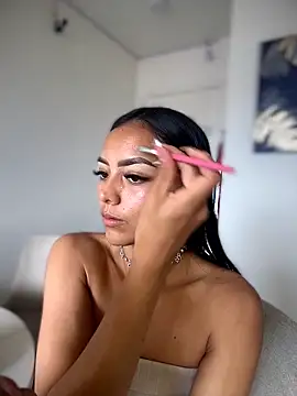 im-isabella online show from April 2026 07:05:02 PM