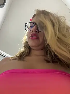 sara calderon online show from September 2025 01:26:02 PM