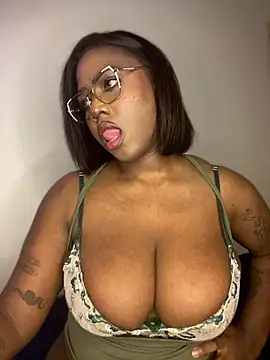 Alexia 24 online show from June 2026 04:15:02 AM