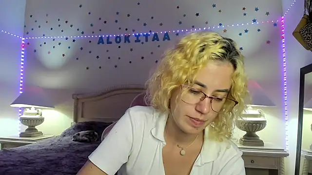 aalokitaa online show from November 2025 06:01:01 AM