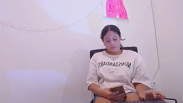 Aria Arthur online show from September 2025 07:38:01 PM