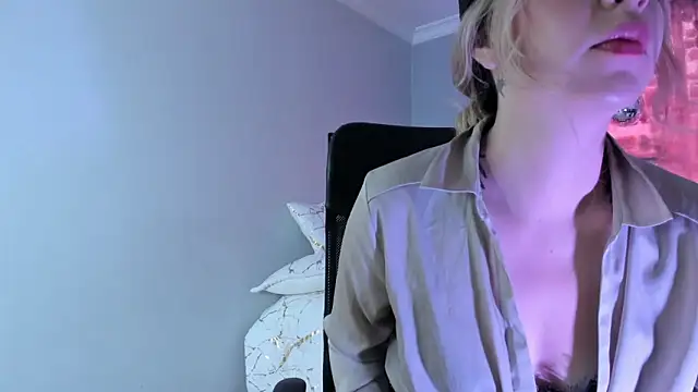 Pamela Squirtt online show from December 2025 02:46:01 PM