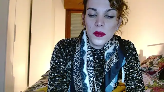 Snapshot of refem9 chatting on October 2025 05:11:02 PM refem9 online show from October 2025 05:11:02 PM