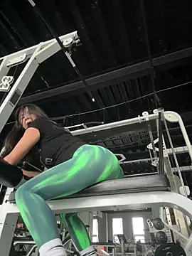 Ninazhang online show from November 2025 02:44:01 AM